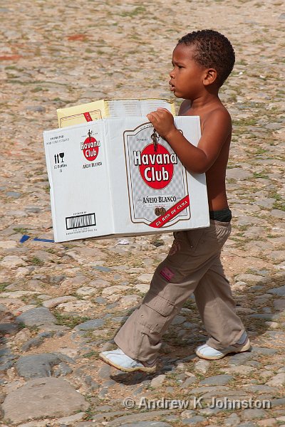 1110_7D_4007.jpg - That's a big box!Spotted under my feet in Trinidad, Cuba