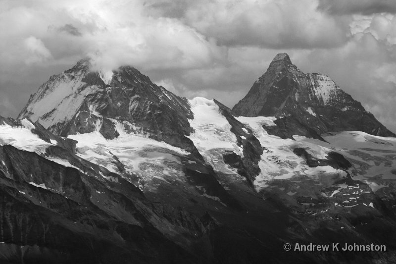 0809_40D_8380.jpg - Back of the Matterhorn, taken from "Glacier 3000", aboout 40 miles away!