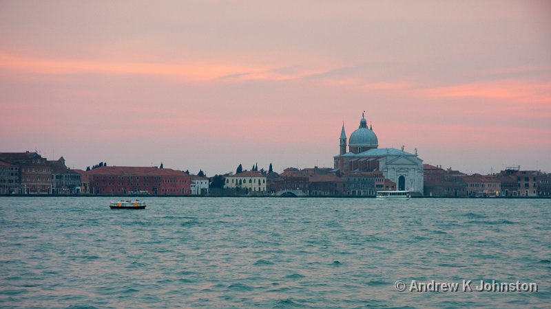 0209_40D_5896.jpg - View across the Grand Canale at sunrise