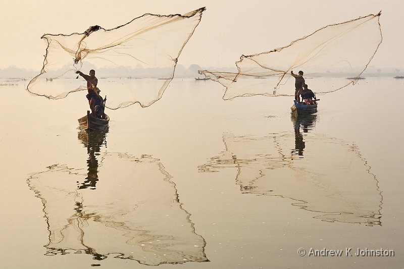170214_GX8_1090070.jpg - Fishermen casting their nets near the U Bein Bridge, Mandalay