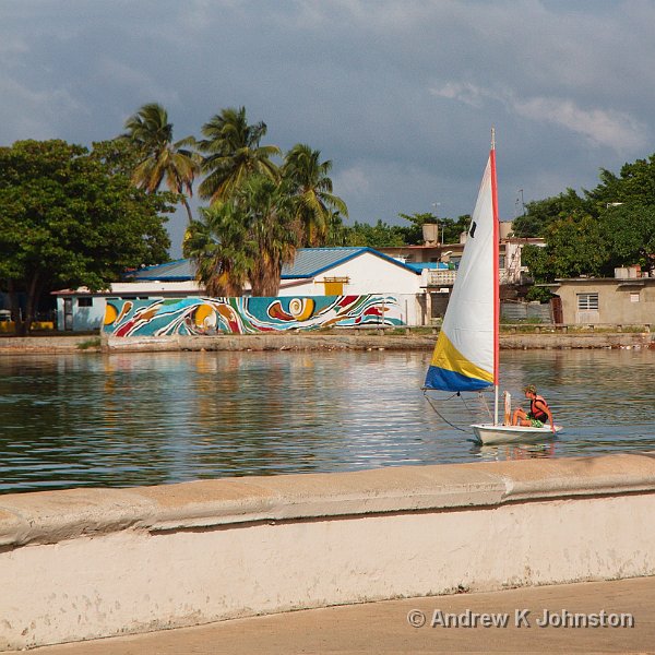 1110_7D_3464.JPG - Yacht and Graffiti in the harbour, Cienfuegos