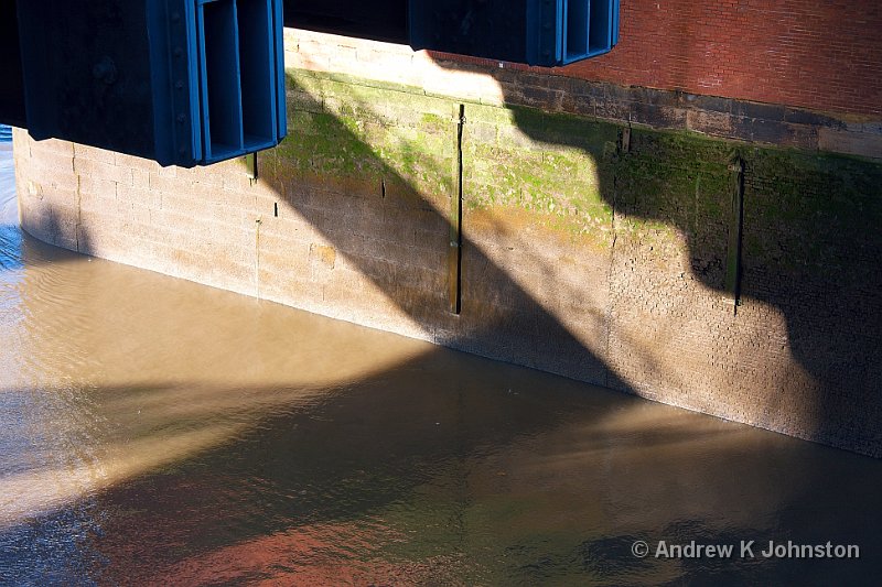 1109_40D_9931.jpg - Detail from under Hungerford Bridge, London