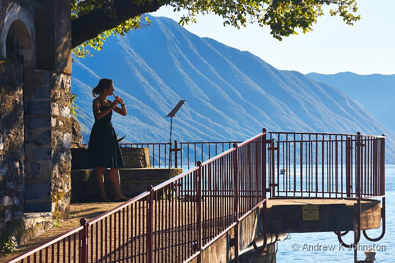 0913_550D_3555.jpg - They get a better class of busker on Lake Como!