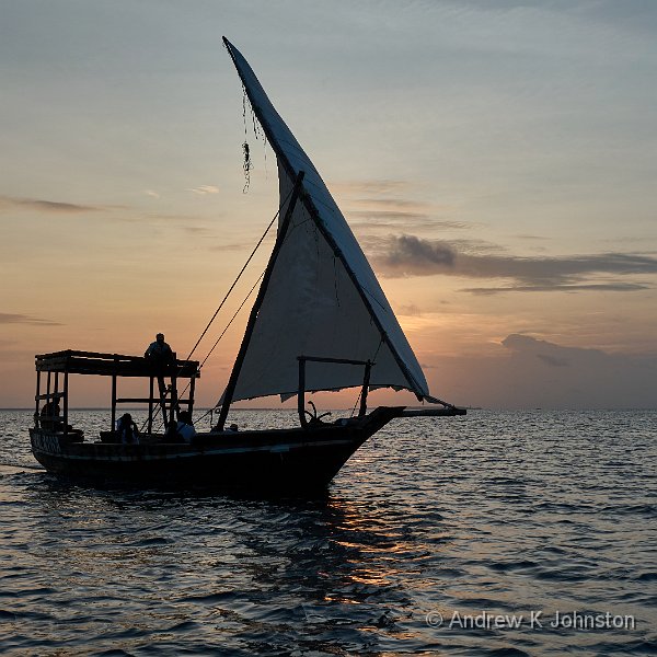 231209_G9ii_1001984.jpg - Dhow at sunset