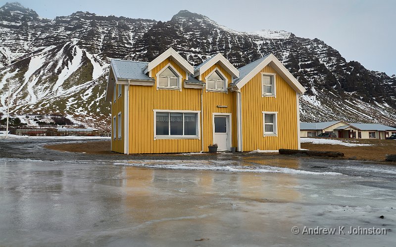 240216_G9ii_1003108.jpg - Yellow house at FellsÃ¡