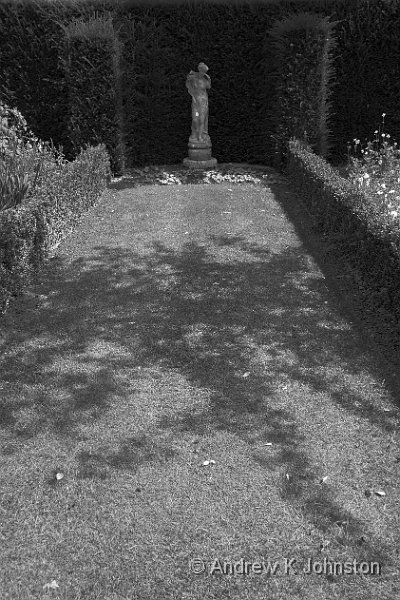 0811_550D_2493_v5.jpg - Garden at Sissinghurst Castle, Kent
