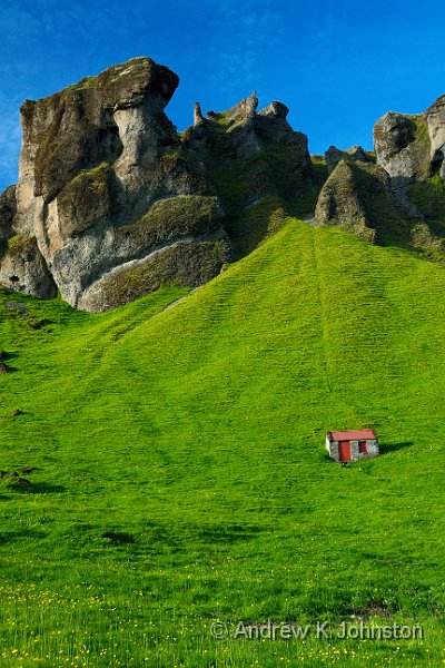 0811_7D_7971.jpg - Hut adjacent to the Foss a Siva waterfall, Iceland