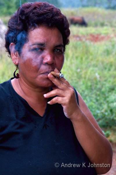1110_7D_3077.jpg - Worker at tobacco farm, Vinales Valley, Cuba